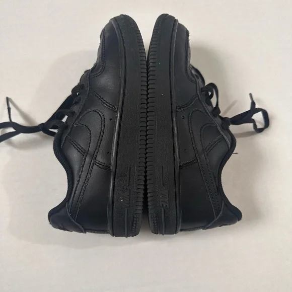 Nike Air Force 1 black low top sneakers boys size 13 - Picture 3 of 7
